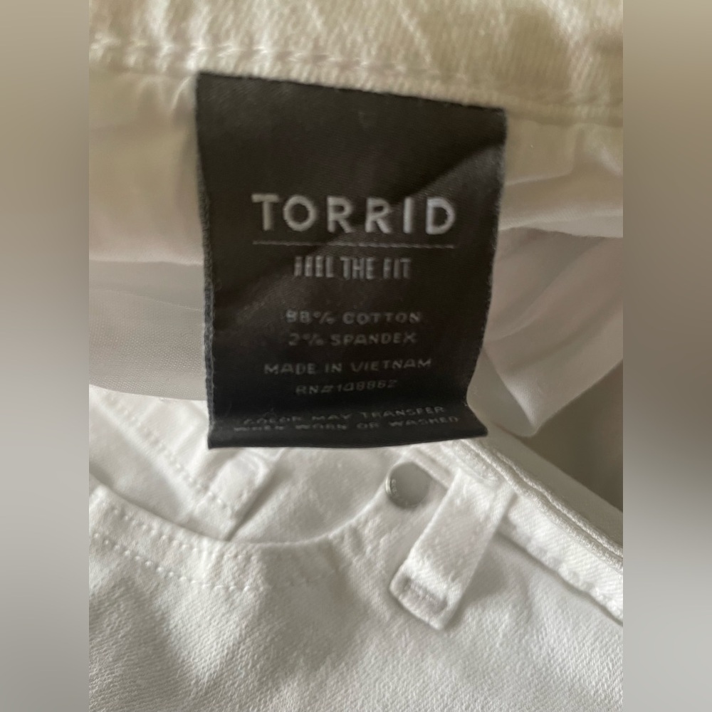 Torrid NEW white destructive shorts size 20 - Picture 8 of 10